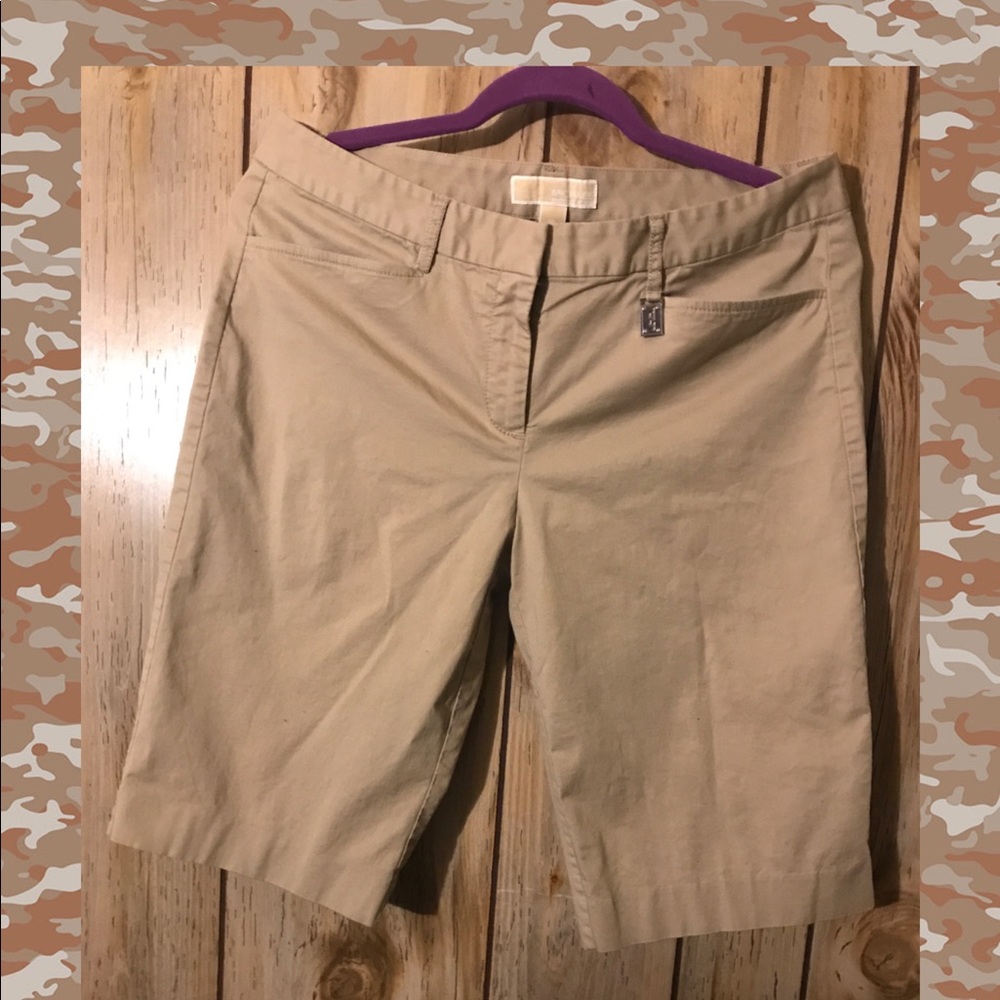 NWOT Michael Kors  Beige Khaki Bermuda Shorts Sz10